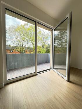 Foto - **Umfangreich sanierte 3-Zimmerwohnung, Balkon mit exklusivem Badezimmer im Herzen von Neukirchen**