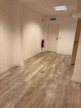Foto - Büro Praxis Gewerbefläche - 546,00 EUR Kaltmiete,