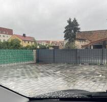 Stellplatz für PKW auf Privatgrundstück - Oranienburg