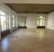attraktive Ladenfläche - 2.350,00 EUR Kaltmiete, in Kronberg im Taunus (PLZ: 61476)