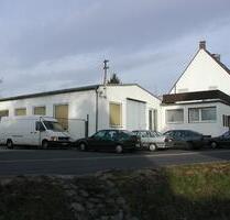 Lagerhalle mit Büroräumen und Parkplätzen - Büren