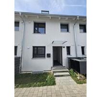 Erstbezug - Reihenhaus mit EBK und 2 Stellplätzen, Energieeffizienz EH40 - Weil Im Schönbuch