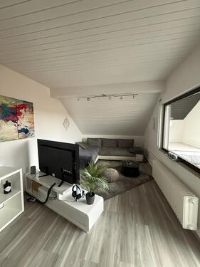 Foto - Moderne ,helle 2 ZKB Dachgeschosswohnung mit Balkon