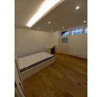 Großes helles möbliertes WG-Zimmer in Stuttgart West Zentrale Lag