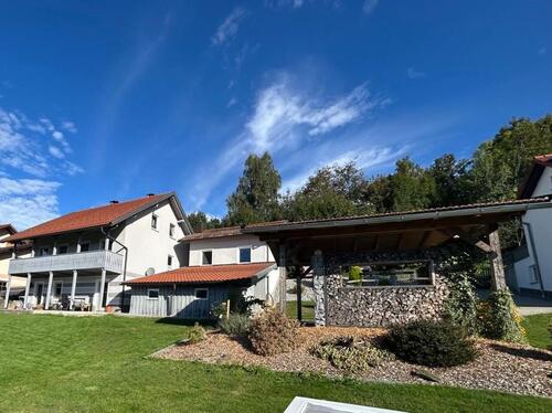 Foto - Geräumiges Einfamilienhaus mit Doppelgarage in Neuschönau