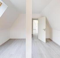 Nordheim: 4-Zi.-Maisonette, ca. 135 m², EBK, Stellplatz, 3.OG+DG