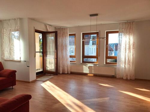 Foto - Sonnige 3-Zimmer-Wohnung in Pfullingen mit Balkon, TG-Stellplatz