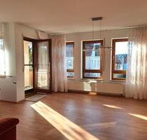 Sonnige 3-Zimmer-Wohnung in Pfullingen mit Balkon, TG-Stellplatz