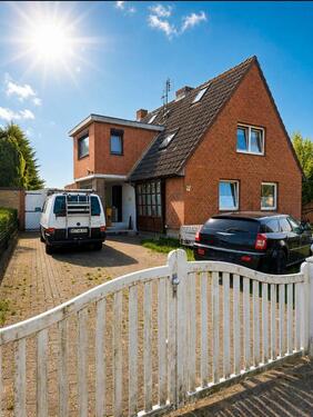 Foto - Ein- Zweifamilienhaus. Ankommen. Durchatmen. Zuhause sein