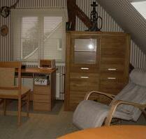 Vermiete Dachgeschosswohnung in Doppelhaushälfte 35 qm plus10qm - Berlin Steglitz-Zehlendorf