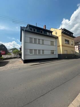 Foto - Gepflegtes Mehrfamilienhaus mit zusätzlichem Baugrundstück
