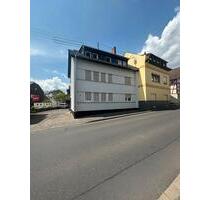 Gepflegtes Mehrfamilienhaus mit zusätzlichem Baugrundstück - Neuwied Block