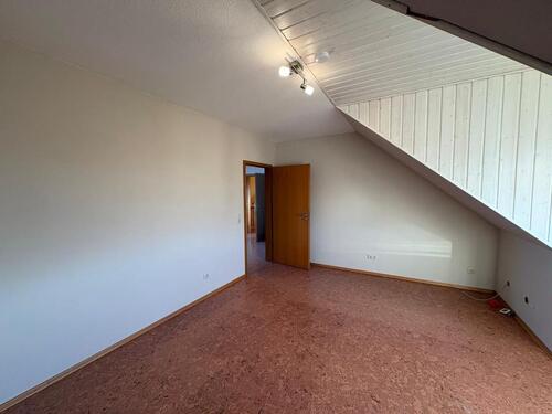 Foto - 2 Zimmer Dachgeschoßwohnung zur Miete in Großenlüder