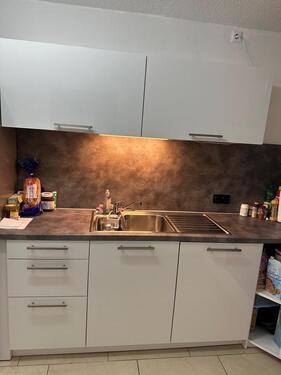 Foto - 3 Zi. Wohnung incl. Küche, große Terrasse + Blick in den Garten