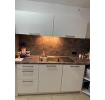 3 Zi. Wohnung incl. Küche, große Terrasse + Blick in den Garten - Wermelskirchen