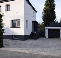 Stadthaus der gehobenen Klasse mit außergewöhnlichem Raumangebot - Hannover Bothfeld-Vahrenheide