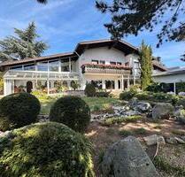 Villa in Berg mit Indoor Pool und Wellnessbereich - Holzhausen an der Haide