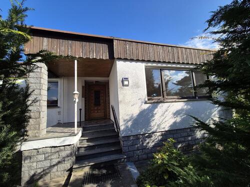 Foto - Einfamilienhaus Bungalow, unterkellert, prov.-frei v. Eigentümer