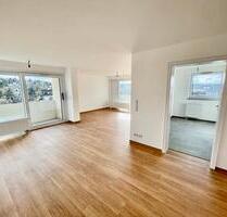 Helle, großzügige Wohnung mit Balkon, Weitblick und Garage nähe Uniklinik! - Würzburg Lindleinsmühle