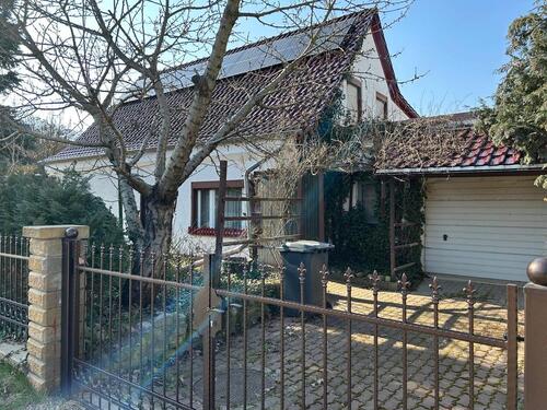 Foto - Einfamilienhaus mit Solaranlage in Grünen