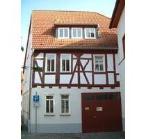 Möblierte Maisonettwohnung, 3 Zimmer mit Balkon in Groß-Umstadt