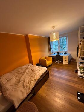 Foto - Möbliertes WG-Zimmer zu zwischenmiete (2-3 Monate)