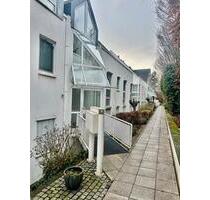 3-Zimmer-Wohnung, Balkon,EBK+2Duplex-Stellplätze - Wiesbaden Südost