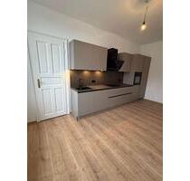 ERSTBEZUG NACH SANIERUNG – GROßZÜGIGE 4-ZIMMER-WOHNUNG - Stuttgart Bopser