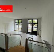Moderne Ladenfläche mit großer Schaufensterfläche im Stadtzentrum - Gera