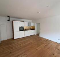 Renovierte 2-Zimmer-Wohnung mit Balkon, Küche & Stellplatz - Wuppertal Unterbarmen