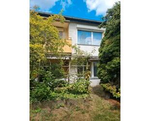 Reihenmittelhaus in Berlin Lankwitz mit Garage