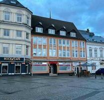 Charmante Dachgeschosswohnung mit Hafenblick und Nutzungsmöglichkeit im Dachgeschoss - Flensburg Altstadt