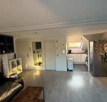 Schöne DG Wohnung 50qm mit Balkon - Mülheim an der Ruhr