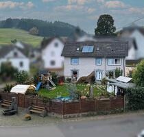 Einfamilienhaus mit Pool, Garten und Garage - provisionsfrei - Ettringen