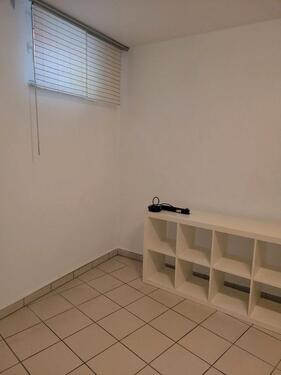 Foto - Gewerberäume im Untergeschoss - 750,00 EUR Kaltmiete,