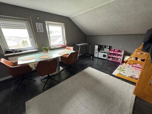 Foto - 3 Zimmer DG Wohnung schöne und helle