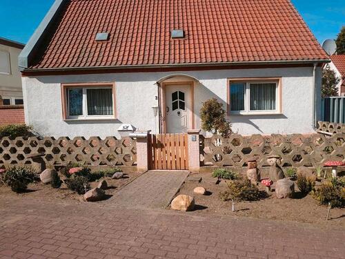 Foto - Familienfreundliches EFH m. Hof und Garten in guter Lage