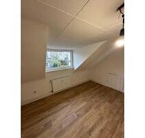 Helle 3 ZKB 90qm Dachgeschoss Wohnung zu vermieten! - Neunkirchen