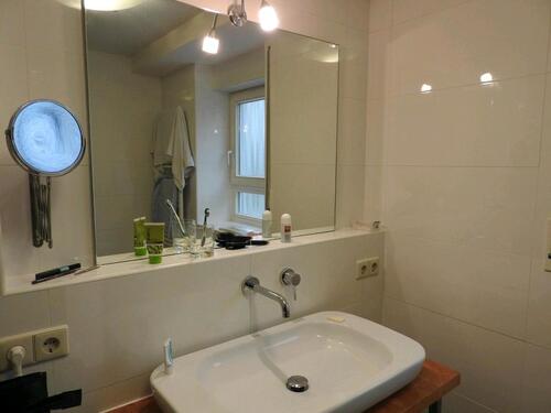 Foto - Schöne 3,5 Zimmer Wohnung EG mit EBK FBH Terrasse+Keller zzgl. TG