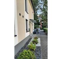 Reihenmittelhaus in ruhiger aber zentraler Lage, 2 Parkplätze - Laatzen