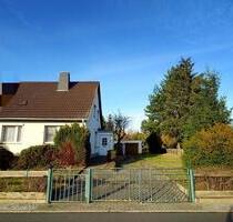 Haus Doppelhaushälfte 1200m² Grundstück mit riesiger Gartenfläche - Bitterfeld-Wolfen