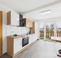 Helle 4-Raum-Wohnung mit Balkon, Küche und Ausblick über Auerbach - Auerbach/Vogtland