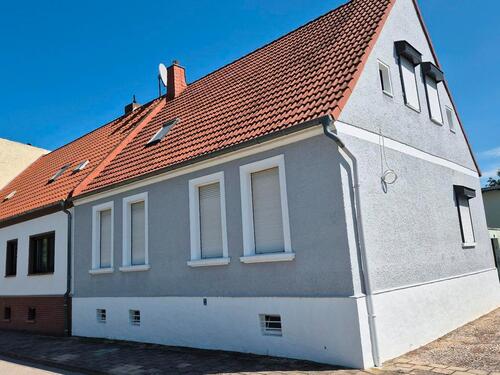 Foto - Einfamilienhaus MUSTERFOTO - 90.000,00&nbsp;EUR Kaufpreis, ca.&nbsp; 124,00&nbsp;m&sup2;