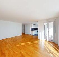 Lichtdurchflutete 2-Zimmer-Wohnung mit Balkon - Frankfurt am Main Nord-Ost