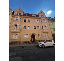 helle, sehr geräumige 2 Raumwohnung im 1.OG mit Einbauküche und Balkon - Freiberg