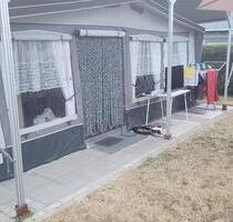 Wohnwagen mit Vorzelt u.Überdach - Schirgiswalde-Kirschau