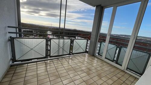 Foto - über den Dächern, 3-Zi.-Whg. mit Balkon,Lift,Tiefgarage und hochwertiger Einbauküche (möglich)