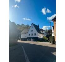 Freistehendes Einfamilienhaus - 280.000,00&nbsp;EUR Kaufpreis, ca.&nbsp; 131,00&nbsp;m&sup2; in Kämpfelbach (PLZ: 75236)