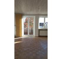 Helle und gemütliche 3-Zimmer DG-Wohnung mit Balkon & Stellplatz - Tirschenreuth