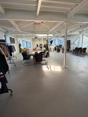 Foto - Große, flexible Büro- & Praxis-Fläche für StBKanzleiWerbeagenturÄrztePhysio! Sehr gute Lage.